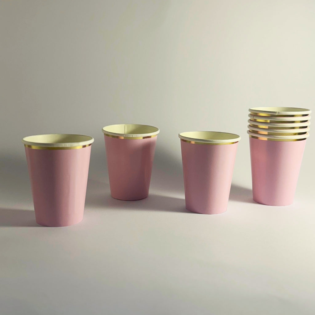 Pastelni lila party set papirne čase za proslave i rodjendane